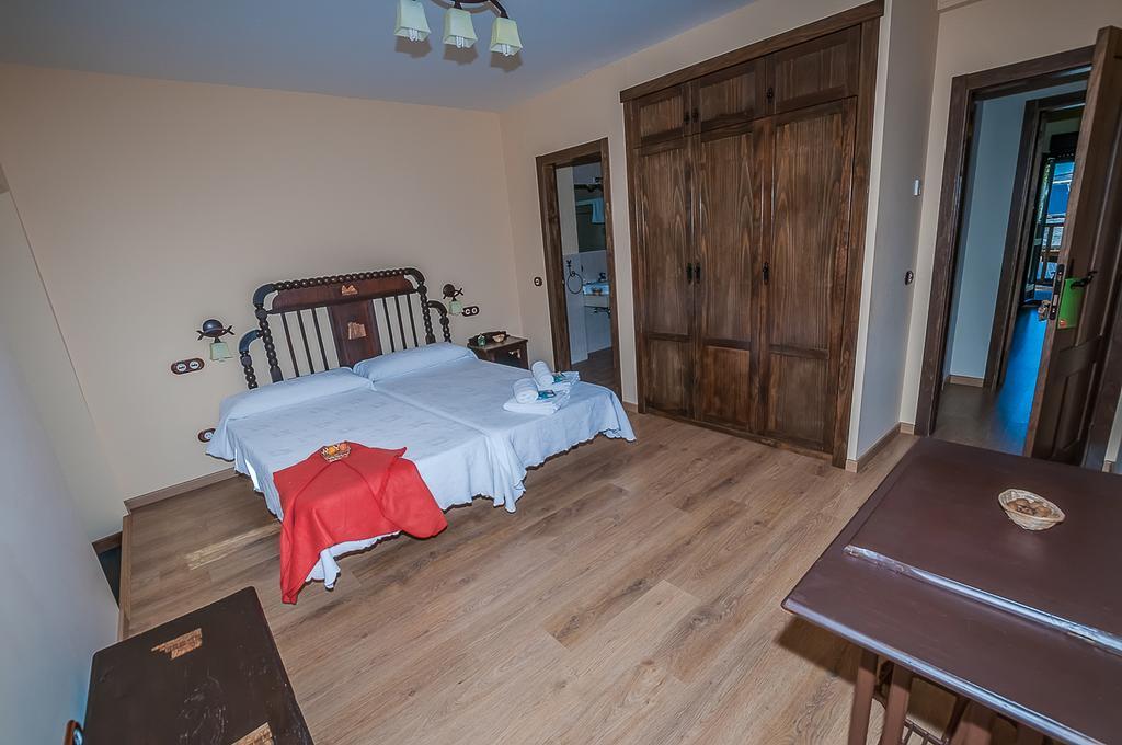Casa Rural El Almendro De Maria Ponferrada Room photo